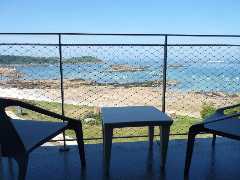Pavillon De La Plage image