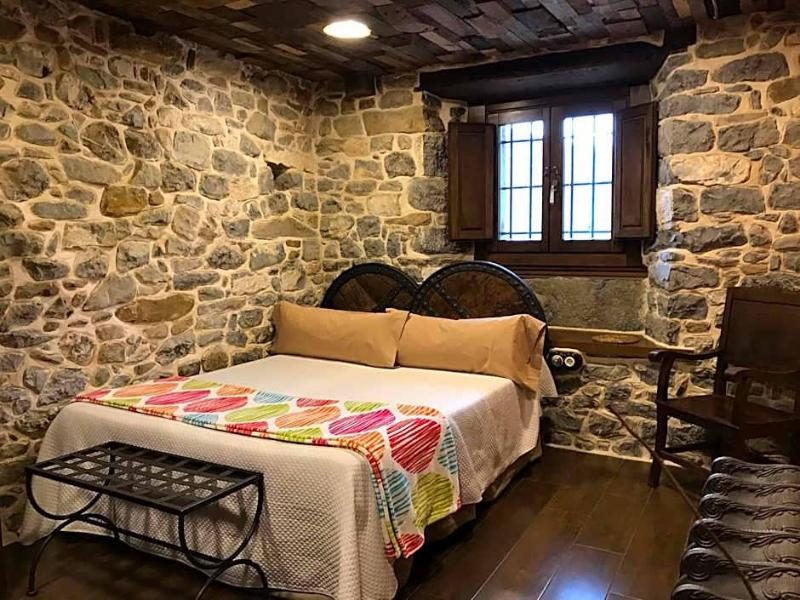 Casona Del Castaniu image