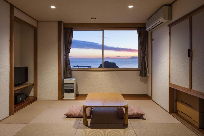 Shiretoko Yuhi No Ataruie Onsen Hostel image