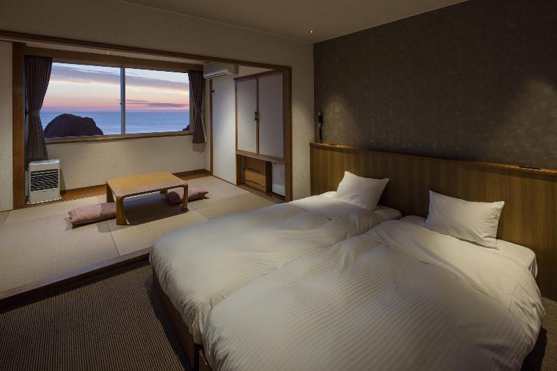 Shiretoko Yuhi No Ataruie Onsen Hostel image