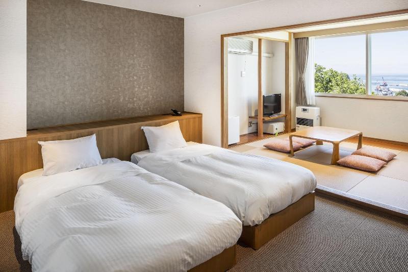 Shiretoko Yuhi No Ataruie Onsen Hostel image