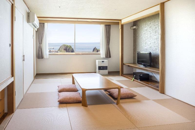 Shiretoko Yuhi No Ataruie Onsen Hostel image