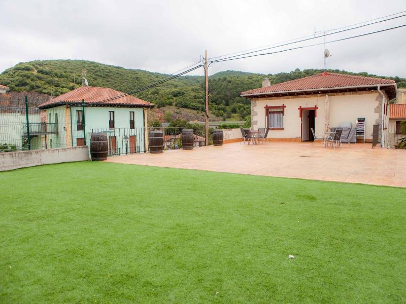 Casa Rural De Pobes Lagun Etxea image