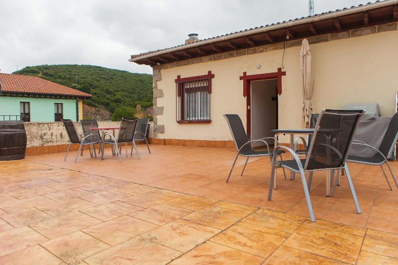 Casa Rural De Pobes Lagun Etxea image
