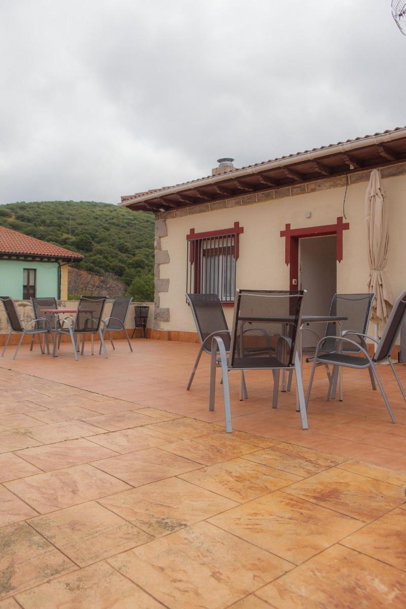Casa Rural De Pobes Lagun Etxea image
