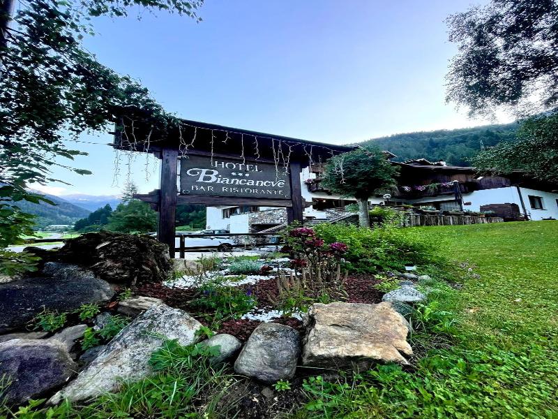 Hotel Biancaneve image