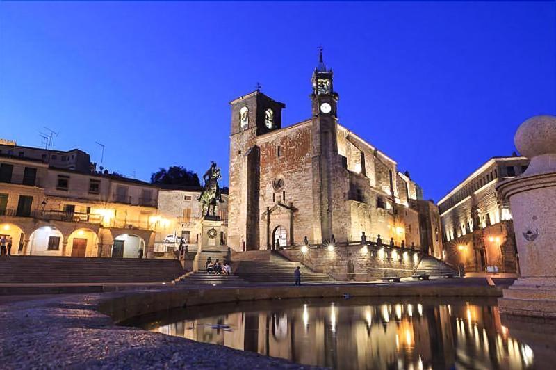 Hotel Moya image