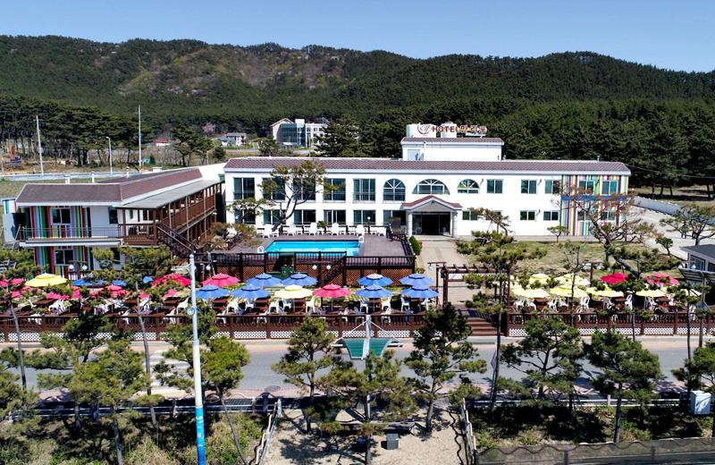 Manripo Hotel image