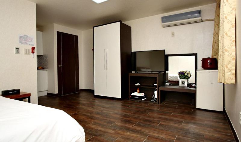 Manripo Hotel image