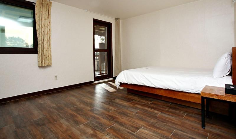 Manripo Hotel image