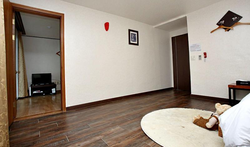 Manripo Hotel image