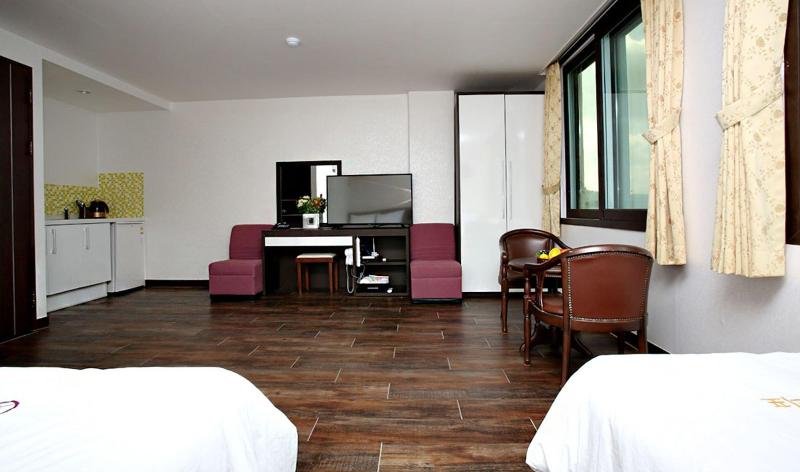 Manripo Hotel image