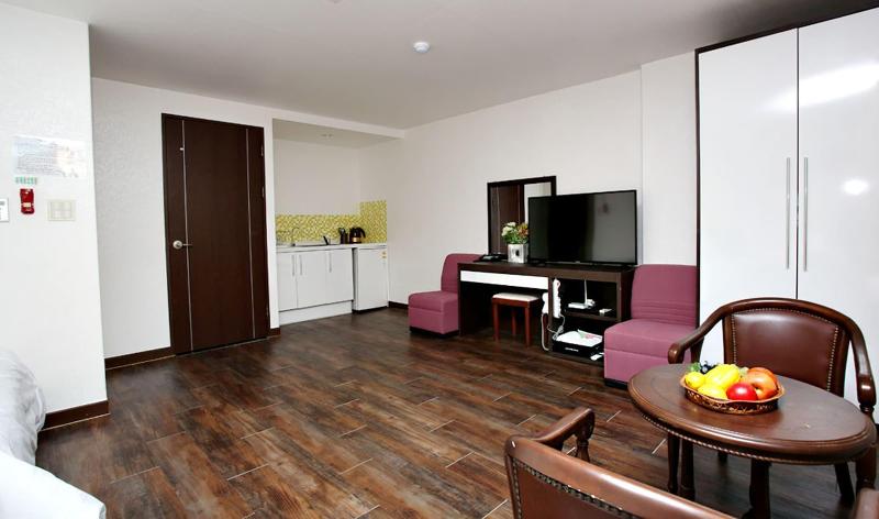 Manripo Hotel image