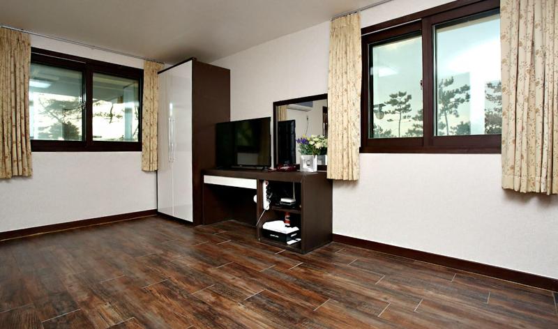 Manripo Hotel image