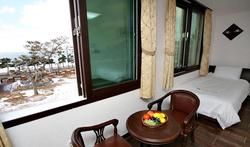 Manripo Hotel image