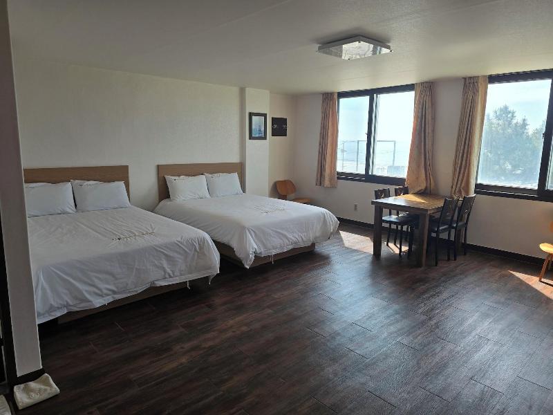 Manripo Hotel image