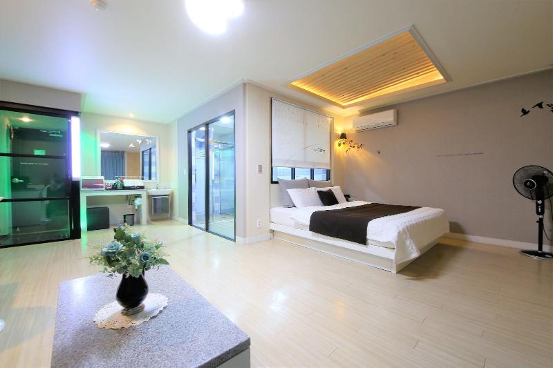 Time Hotel image