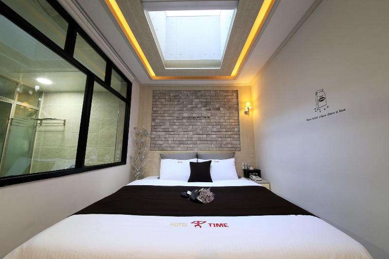 Time Hotel image