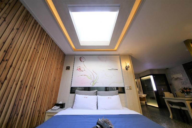Time Hotel image