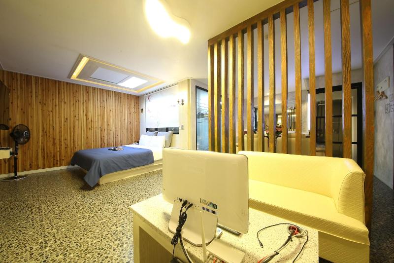 Time Hotel image