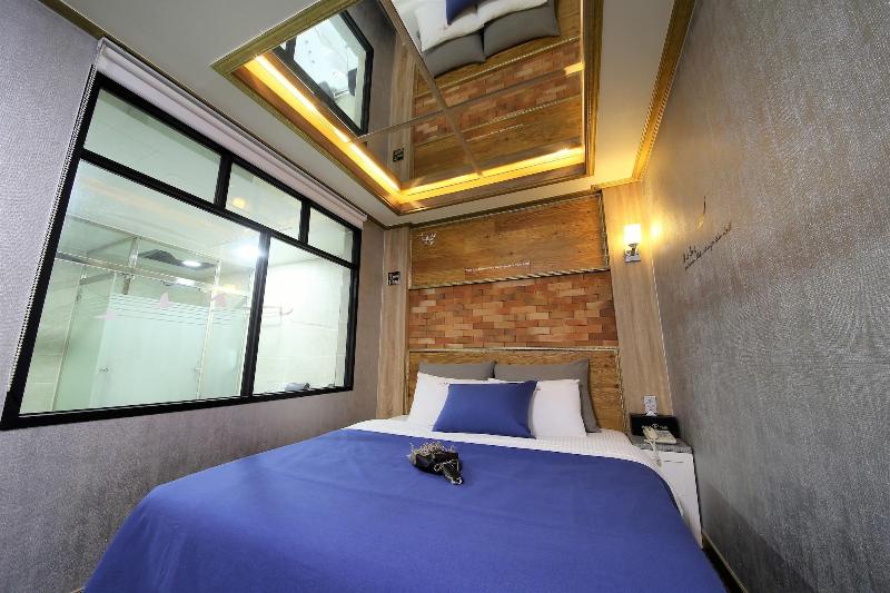Time Hotel image