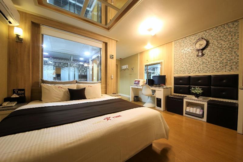 Time Hotel image