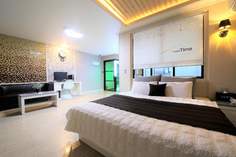 Time Hotel image