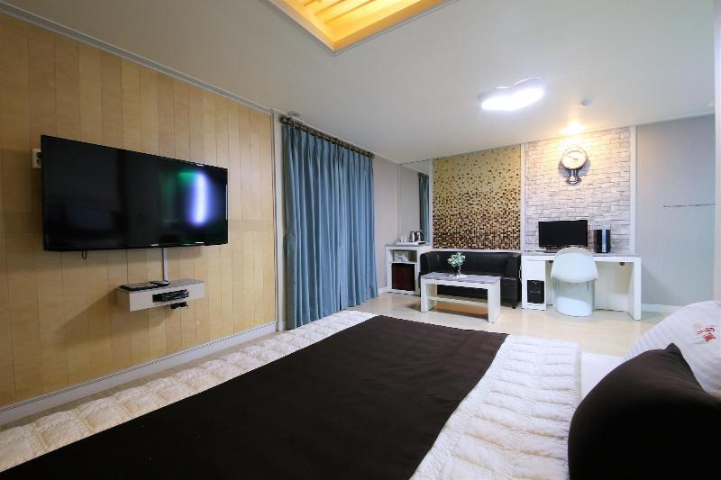 Time Hotel image