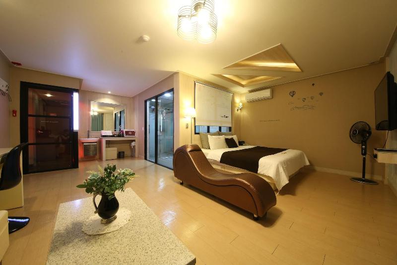 Time Hotel image