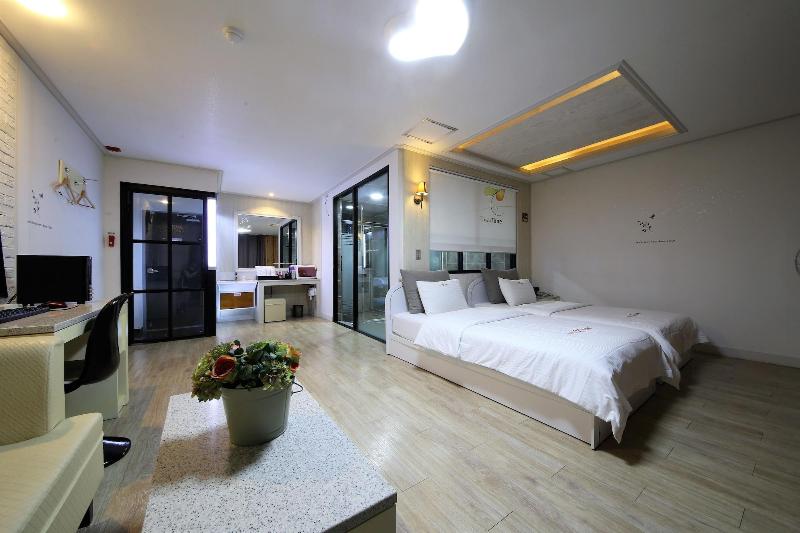 Time Hotel image