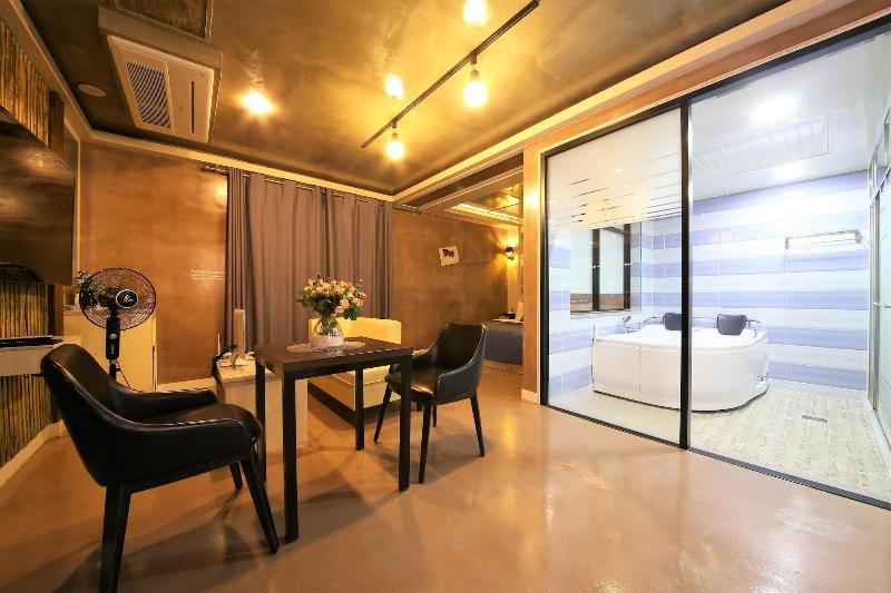 Time Hotel image