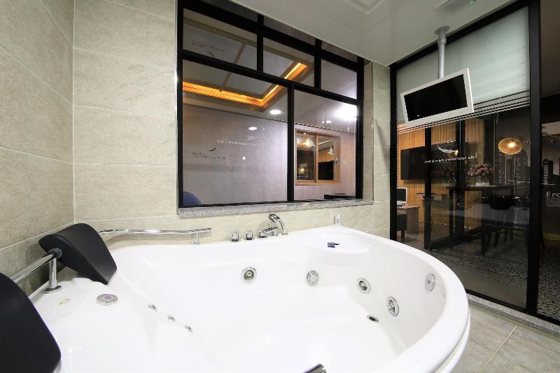Time Hotel image