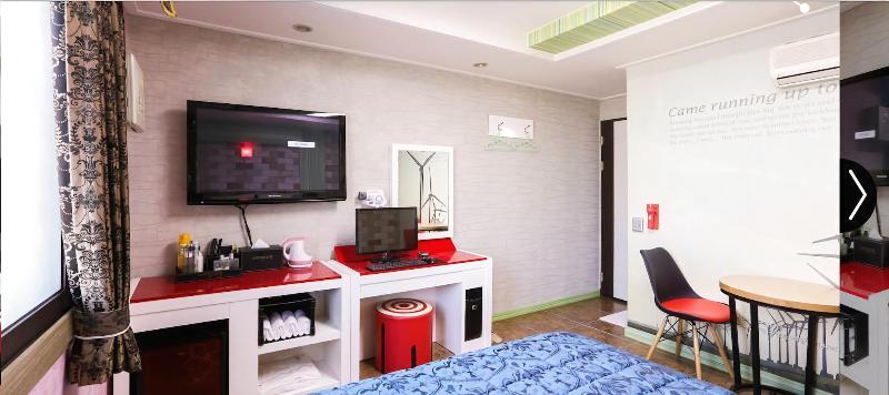 Diamond Motel image