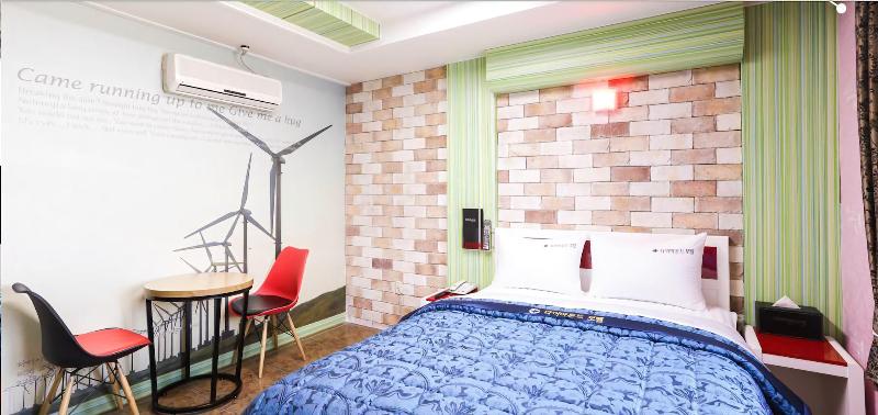 Diamond Motel image