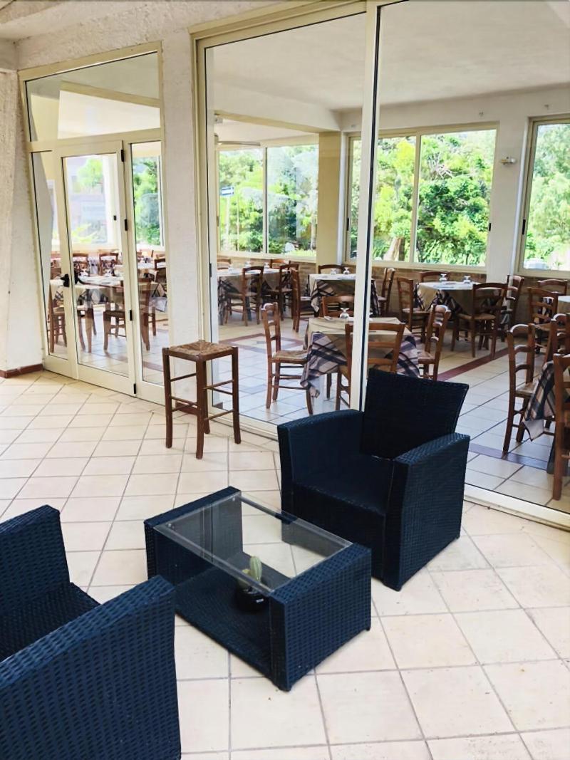 Green Gallery Hotel And Restaurant image