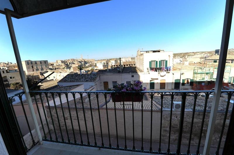 Vista Sui Sassi image