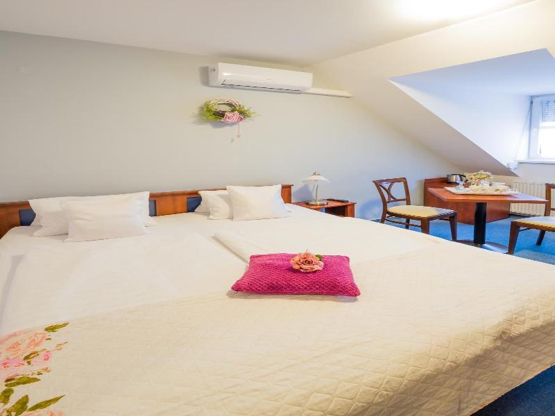 Hotel Bonsai Mikulov image