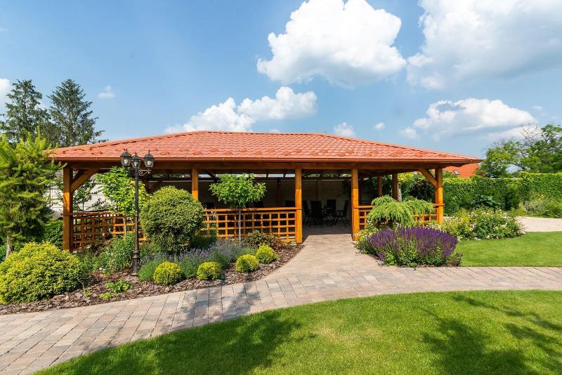 Apartmanovy dom Villa Ephélia