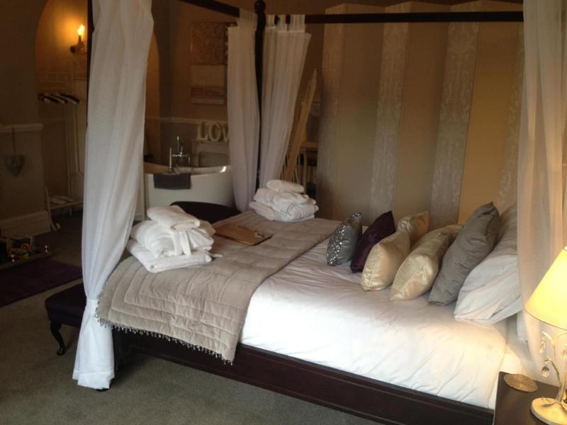 The Castle House Luxury Bed & Breakfast image
