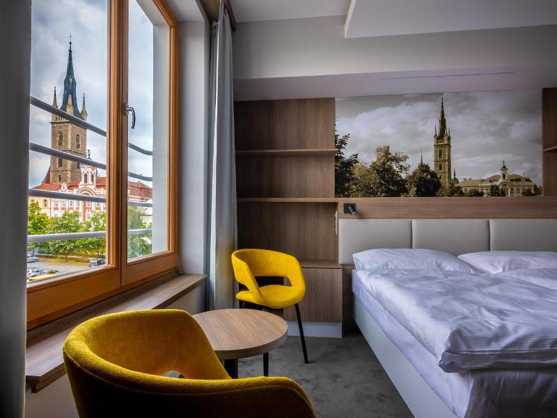 Hotel Grand image