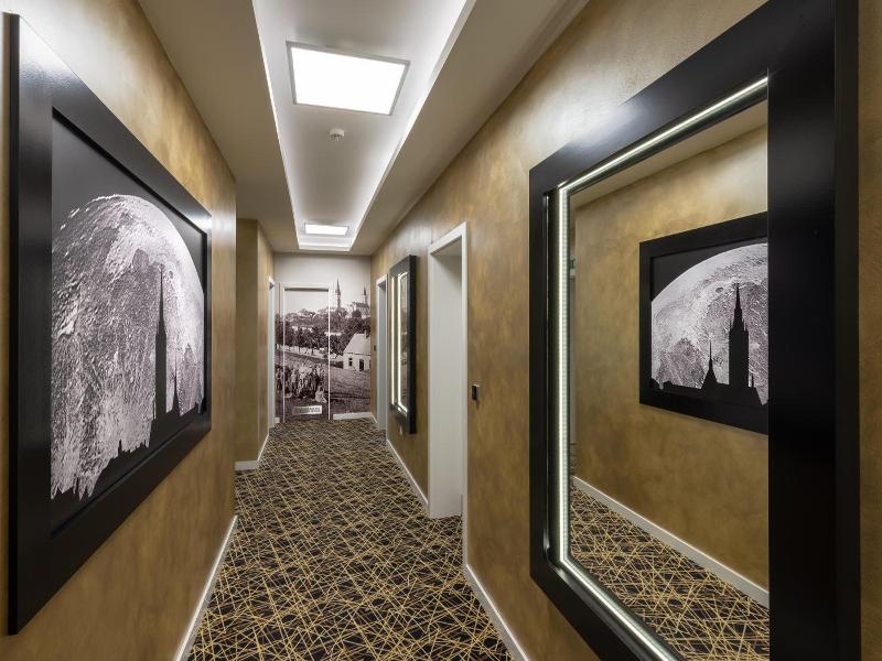 Hotel Grand image