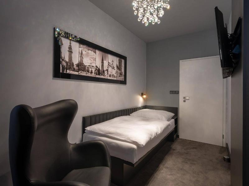 Hotel Grand image