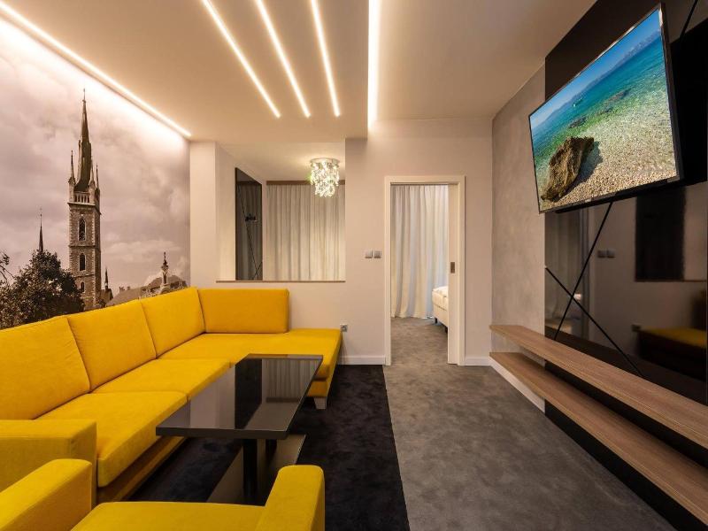 Hotel Grand image