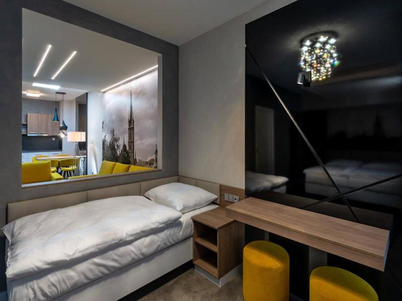 Hotel Grand image