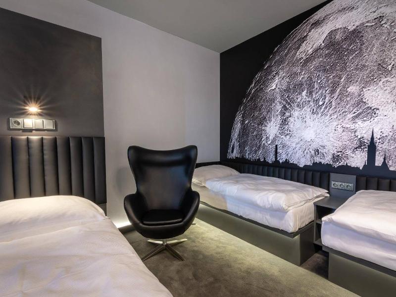 Hotel Grand image