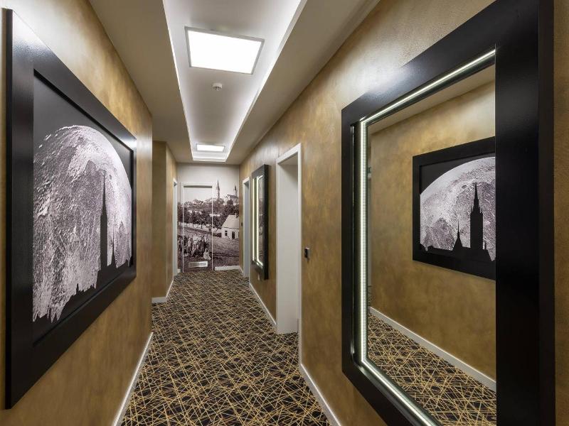 Hotel Grand image