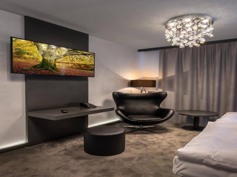 Hotel Grand image