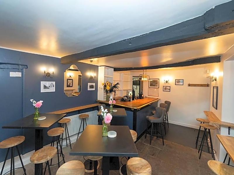 Ancient Unicorn Inn image