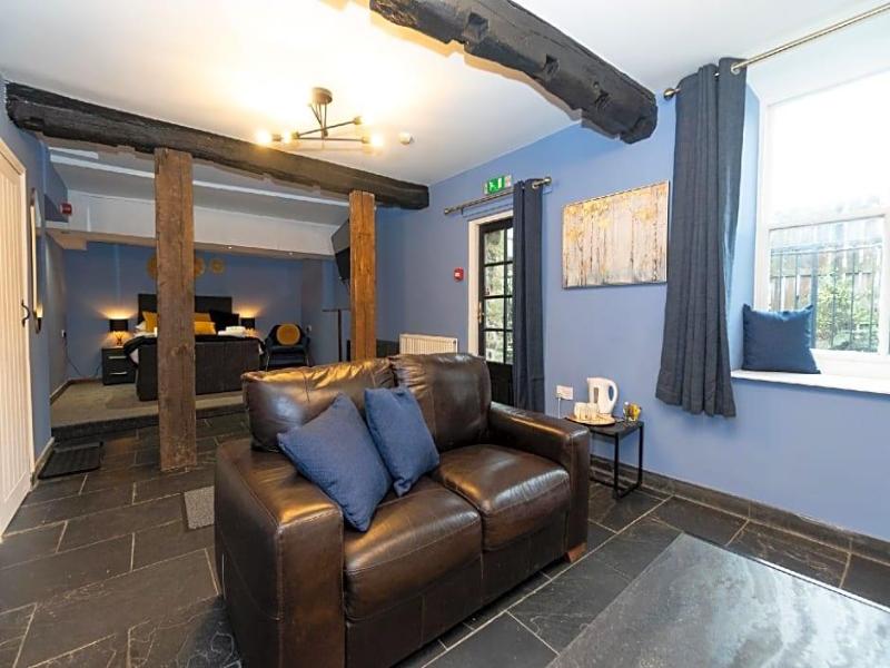 Ancient Unicorn Inn image