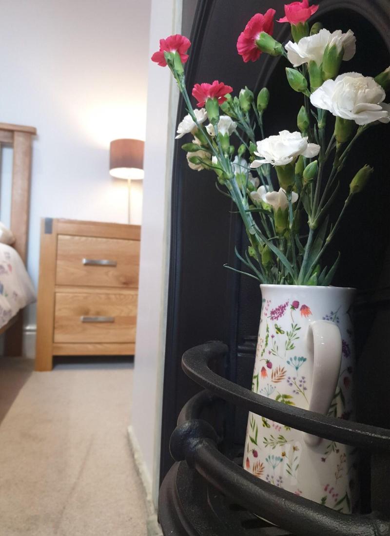 Lyndene image